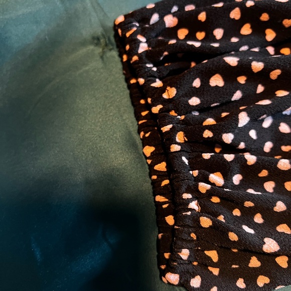 Cute 3/4 sleeve shirt. That isn’t polka dots… it is 💕 hearts - Picture 3 of 5